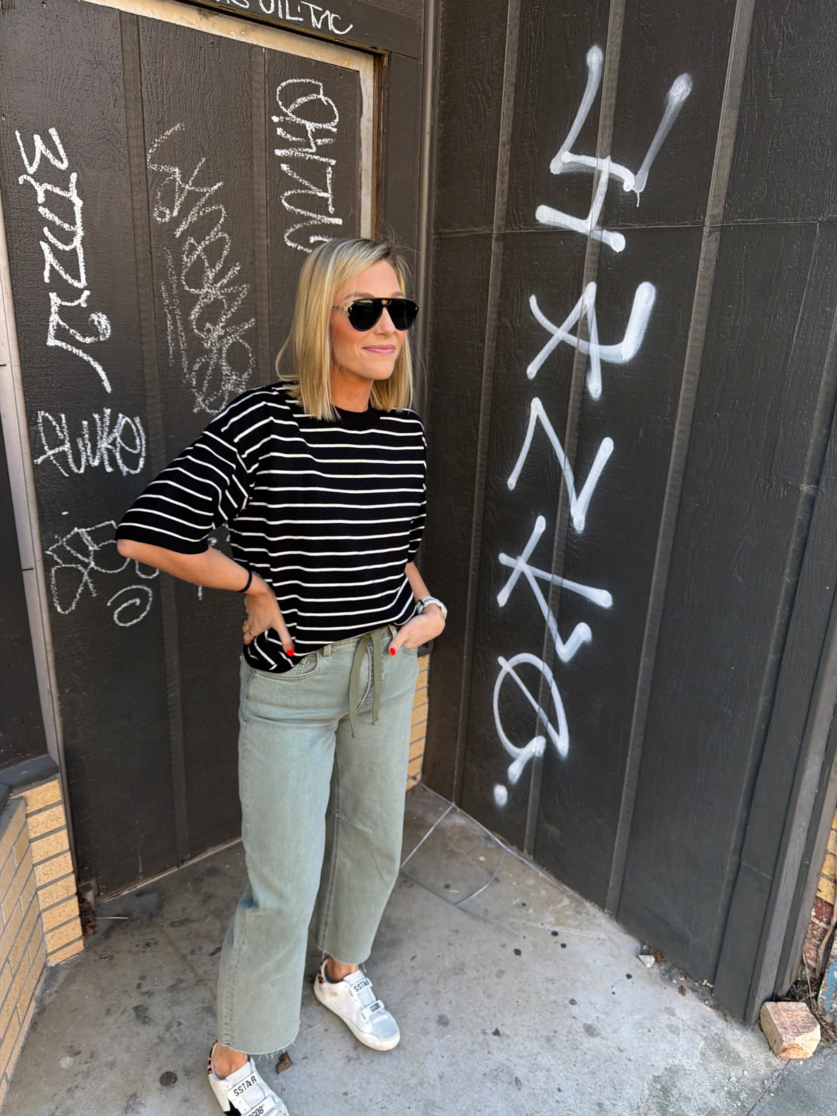 black aviator sunglasses