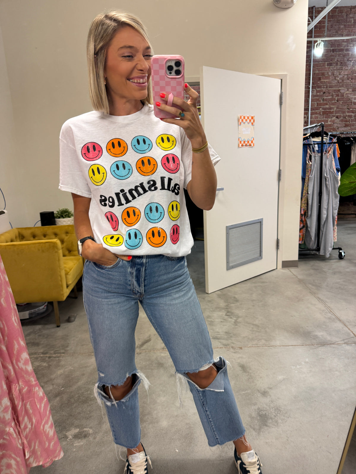 all smiles graphic tee