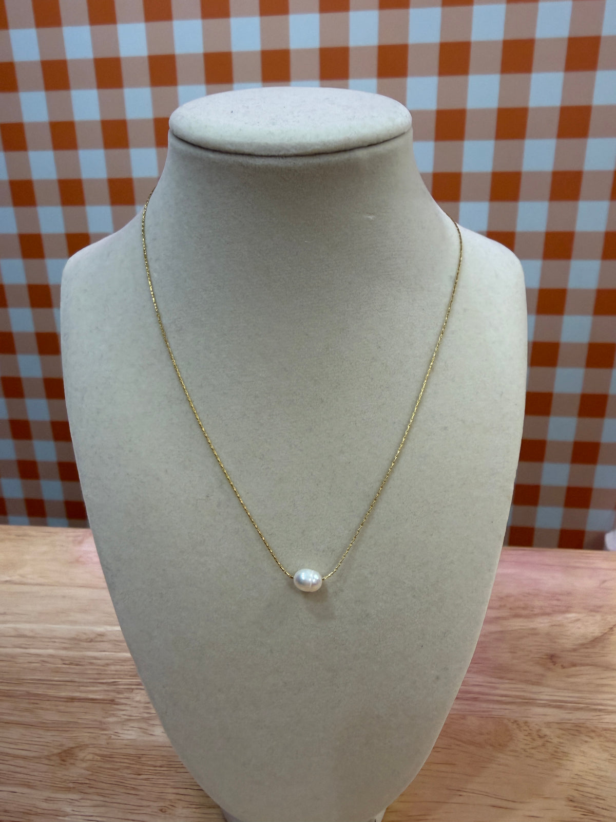 seaside pearl necklace